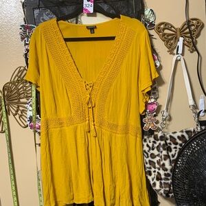 #324 size 3 Torrid Mustard Yellow Lace-Up Tunic